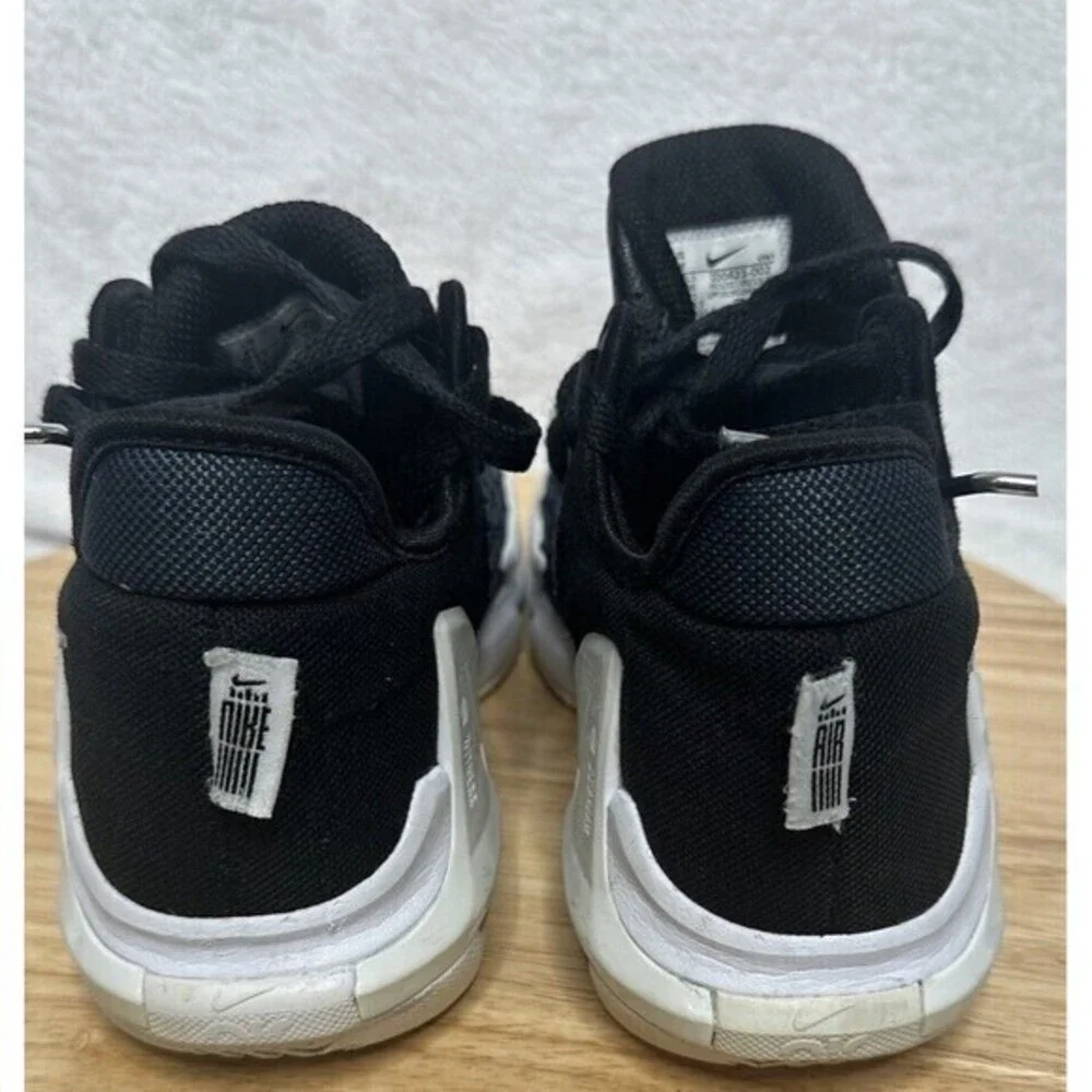 Nike Kids' Grade School LeBron Witness‎ 6 Basketball Shoes Size 4 Youth